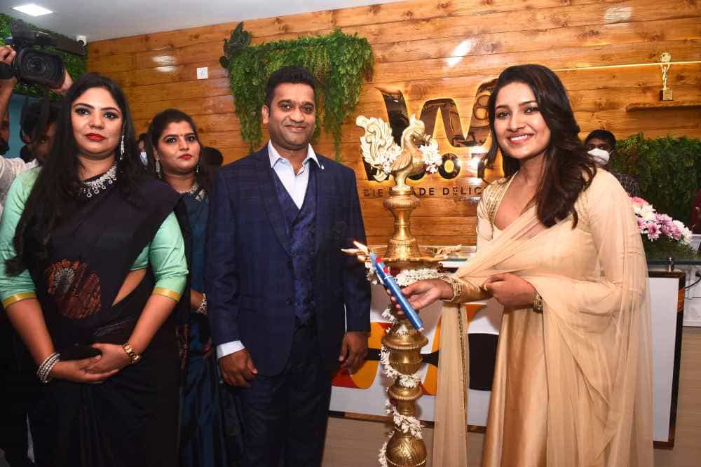 Actress Vani Bhojan Inaugurates Wootu Weight Loss & Nutrition Clinic